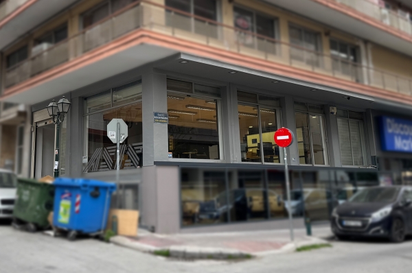&Kappa;&alpha;&tau;ά&sigma;&tau;&eta;&mu;&alpha; 135 &tau;.&mu;. &pi;&rho;&omicron;&sigmaf; &epsilon;&nu;&omicron;&iota;&kappa;ί&alpha;&sigma;&eta; &sigma;&tau;&eta; &Nu;&epsilon;ά&pi;&omicron;&lambda;&eta; &Theta;&epsilon;&sigma;&sigma;&alpha;&lambda;&omicron;&nu;ί&kappa;&eta;&sigmaf;
